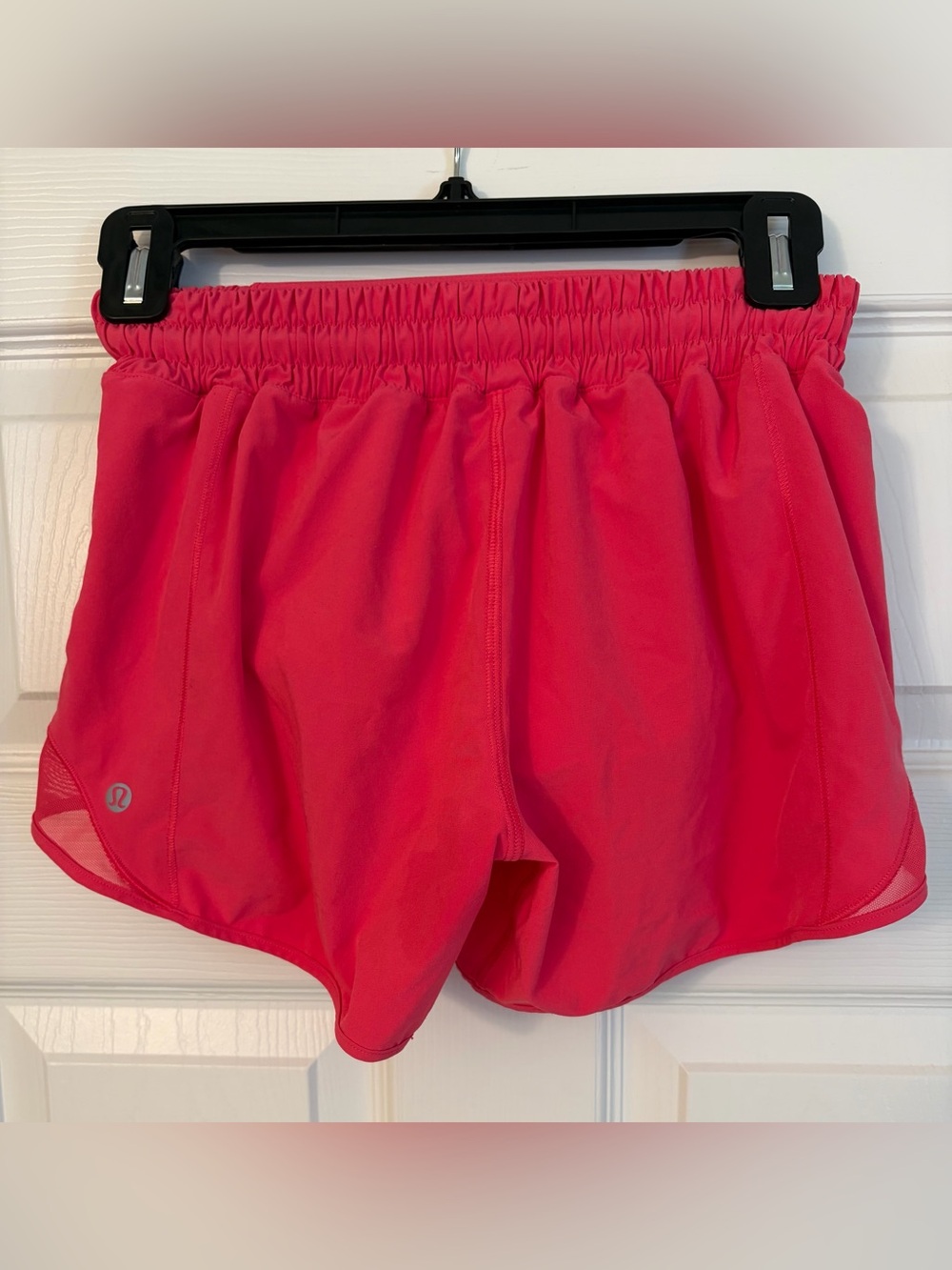 Lululemon Hotty Hot Low-Rise Lined Short 4" - Size 4